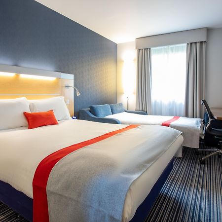 Holiday Inn Express Dunfermline By Ihg Bagian luar foto