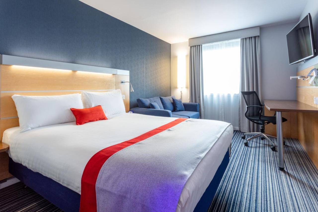 Holiday Inn Express Dunfermline By Ihg Bagian luar foto