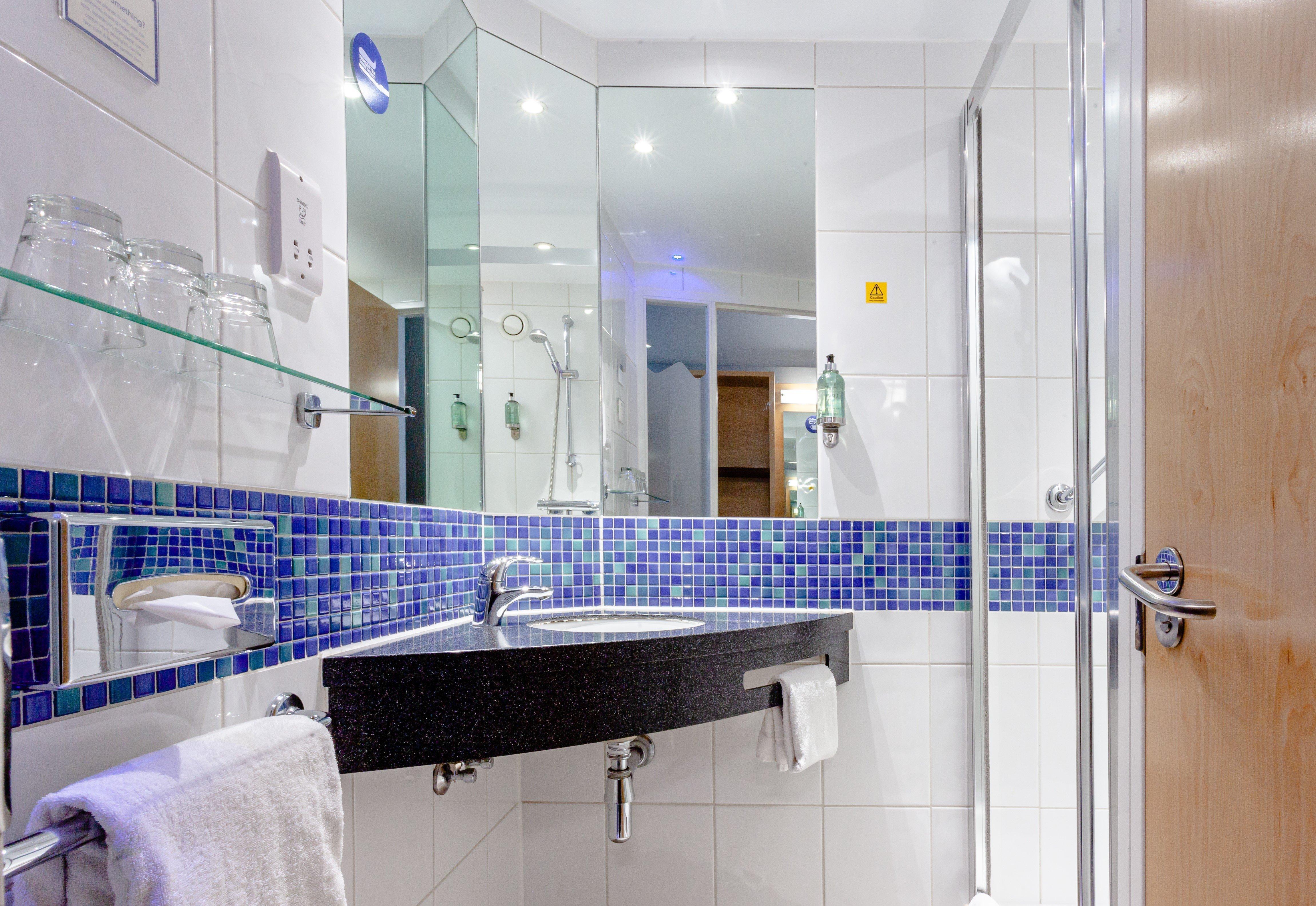 Holiday Inn Express Dunfermline By Ihg Bagian luar foto