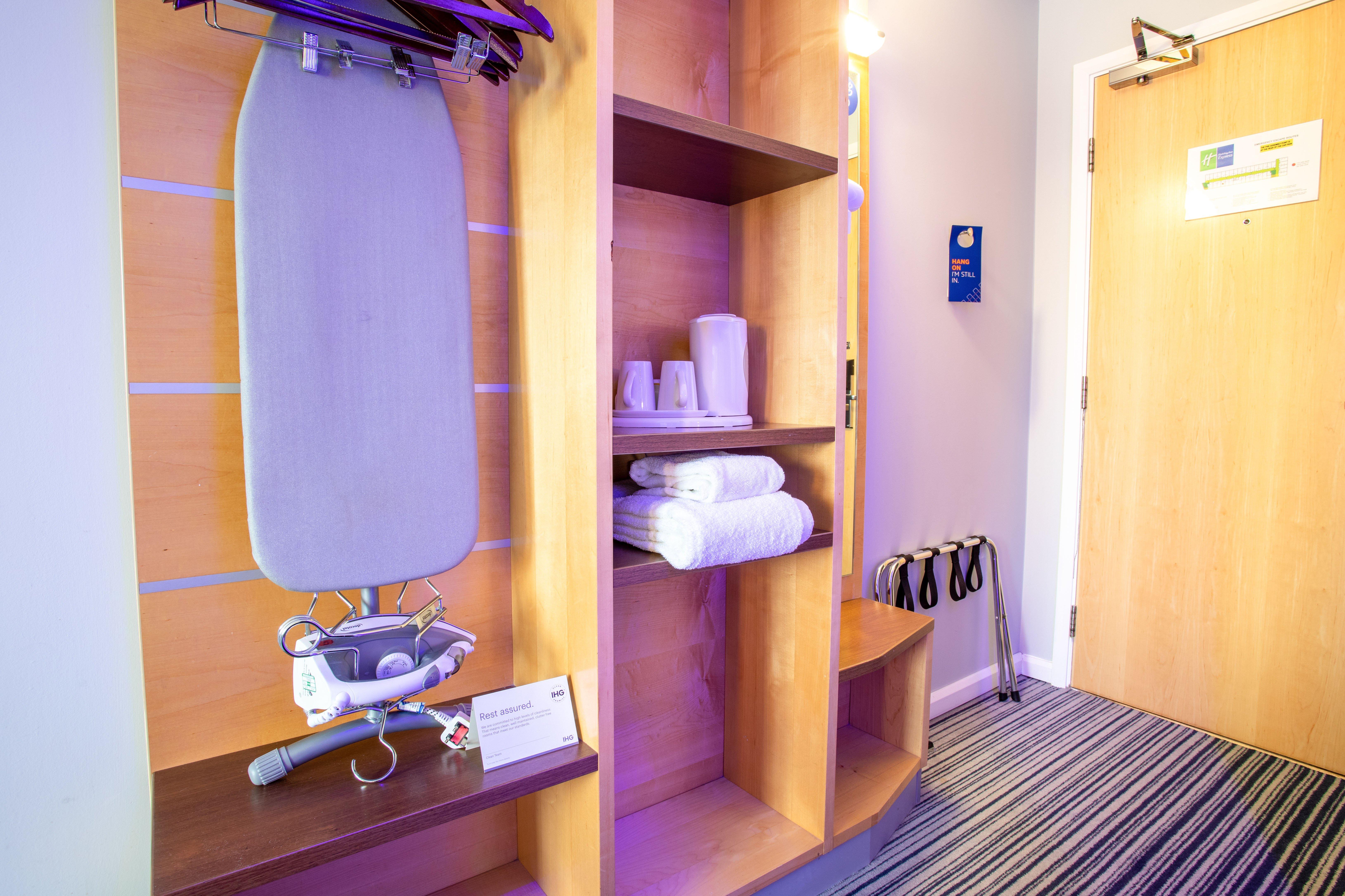 Holiday Inn Express Dunfermline By Ihg Bagian luar foto