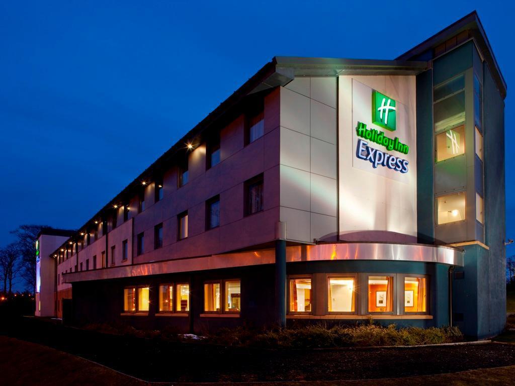 Holiday Inn Express Dunfermline By Ihg Bagian luar foto