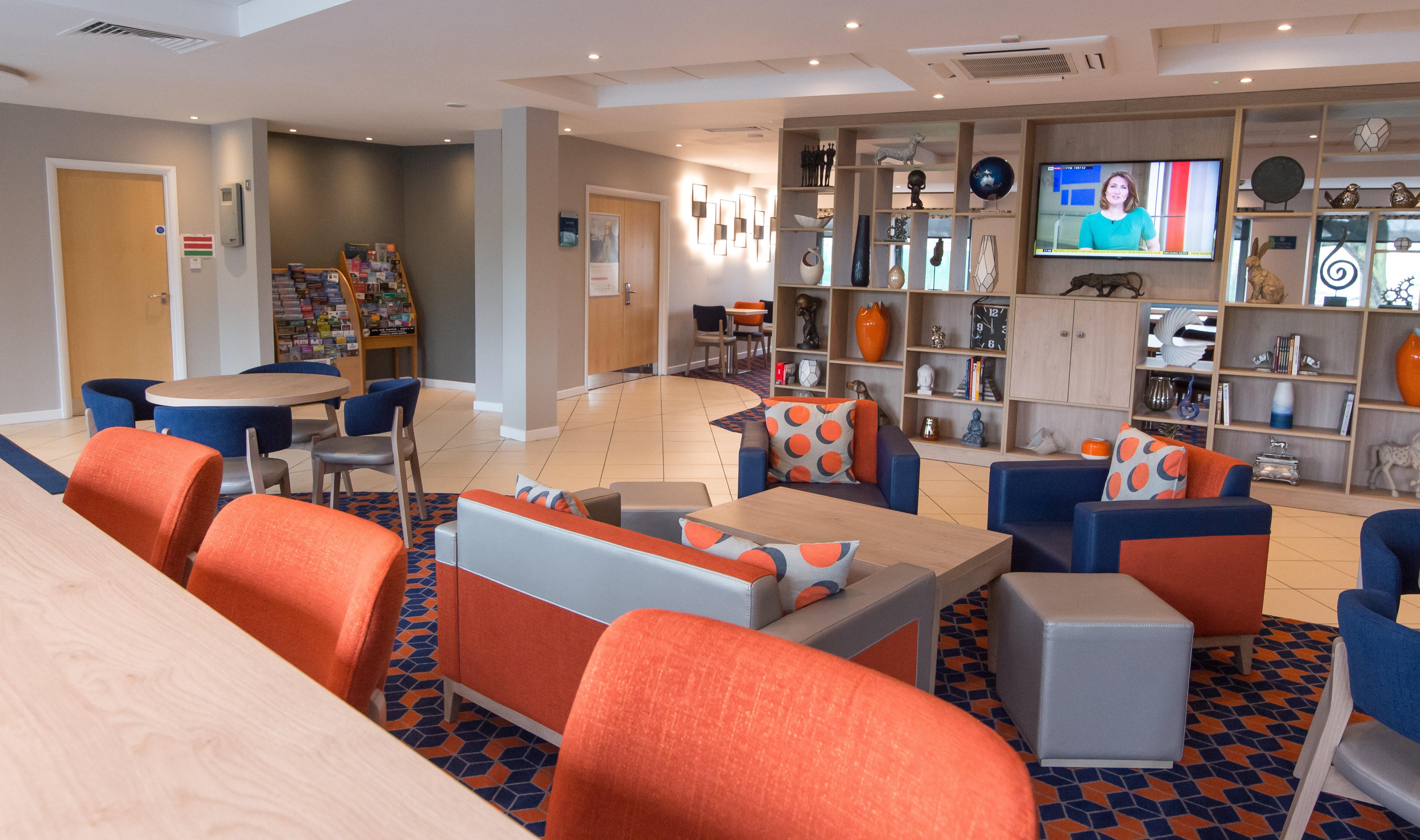 Holiday Inn Express Dunfermline By Ihg Bagian luar foto