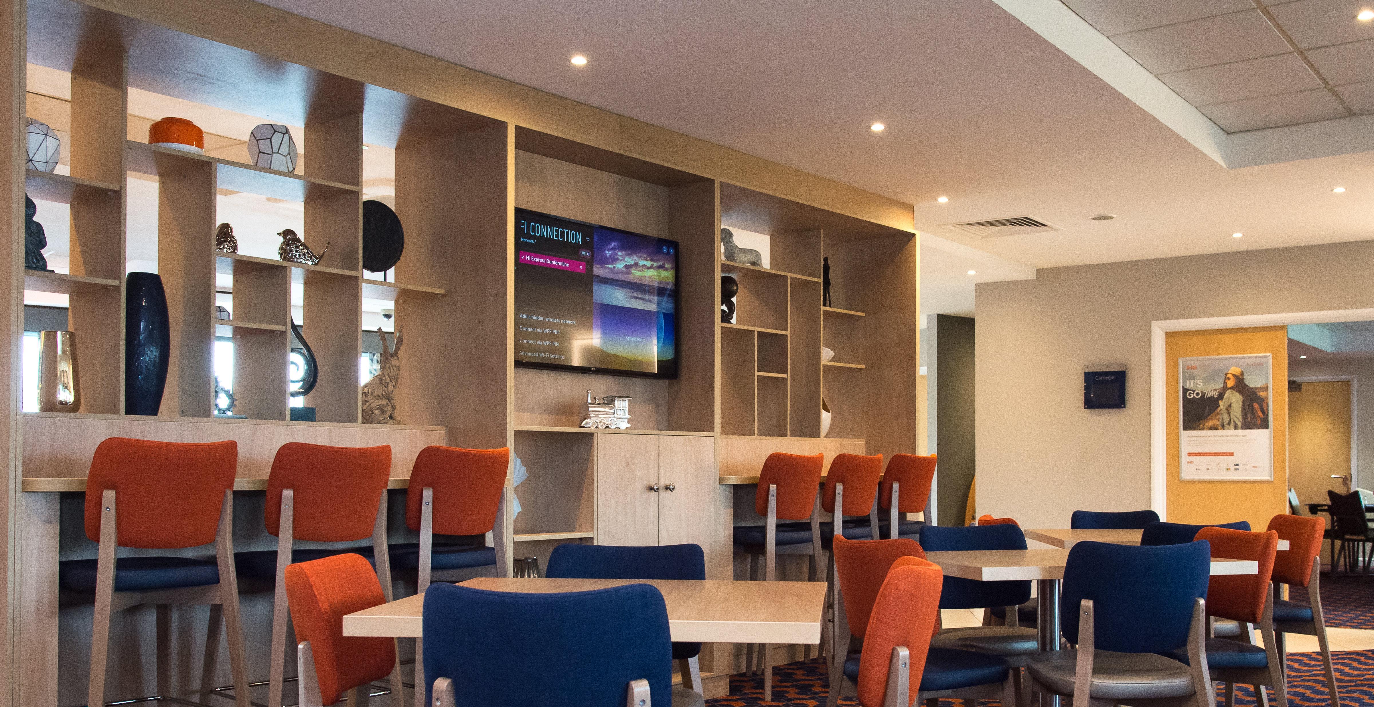 Holiday Inn Express Dunfermline By Ihg Bagian luar foto