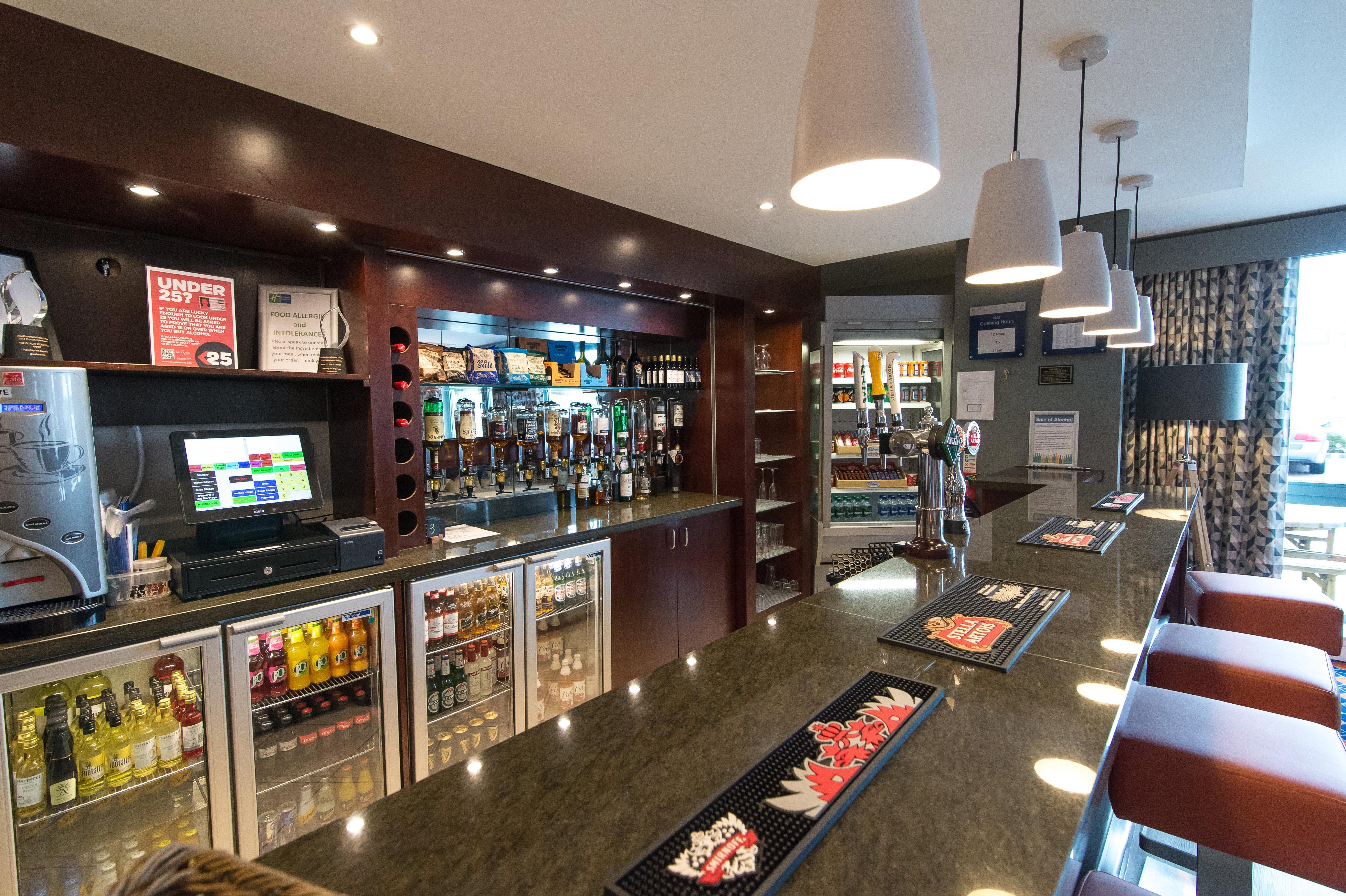 Holiday Inn Express Dunfermline By Ihg Bagian luar foto