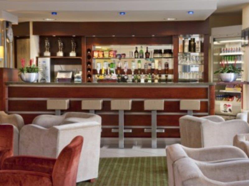 Holiday Inn Express Dunfermline By Ihg Bagian luar foto