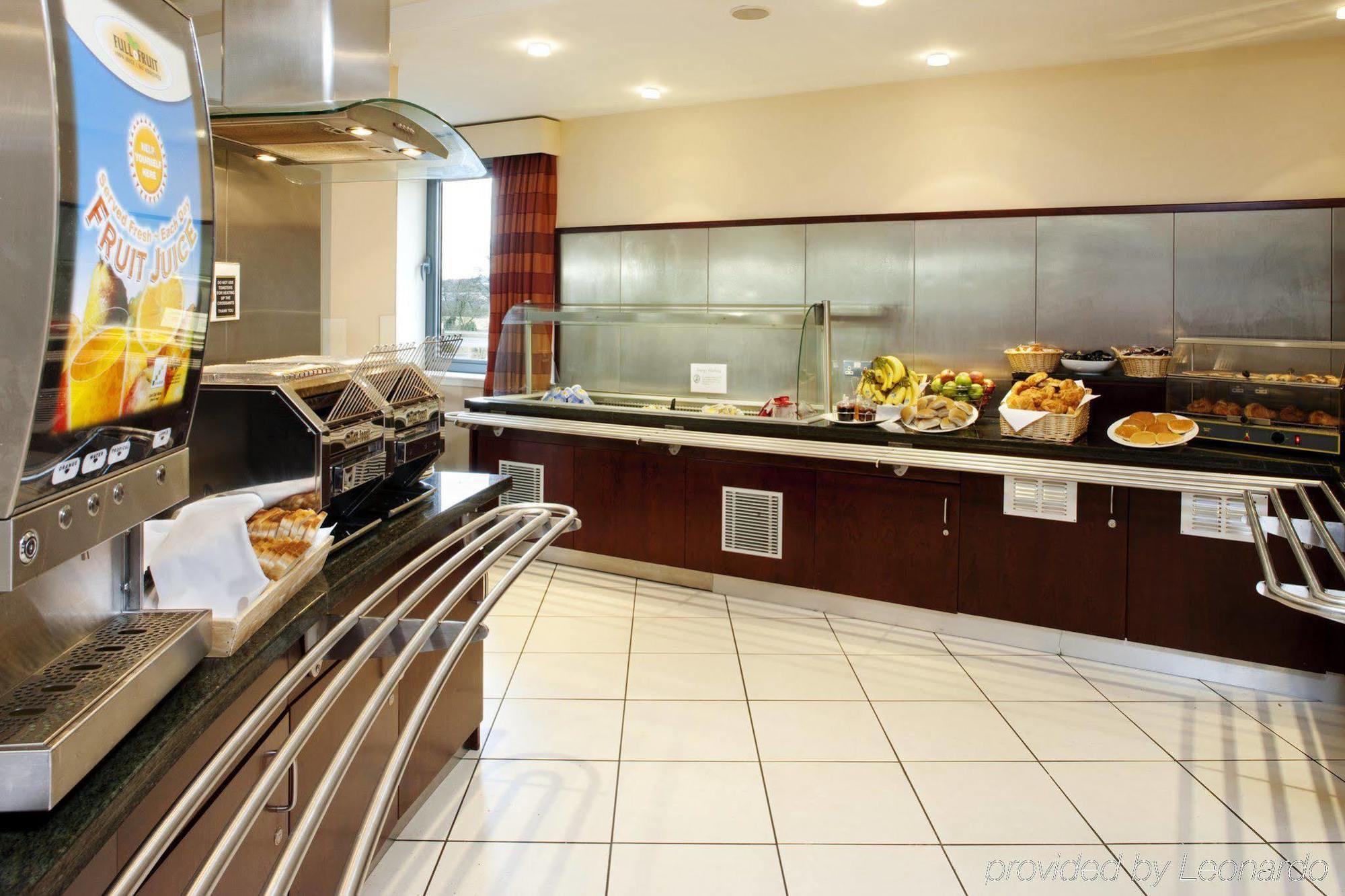 Holiday Inn Express Dunfermline By Ihg Bagian luar foto